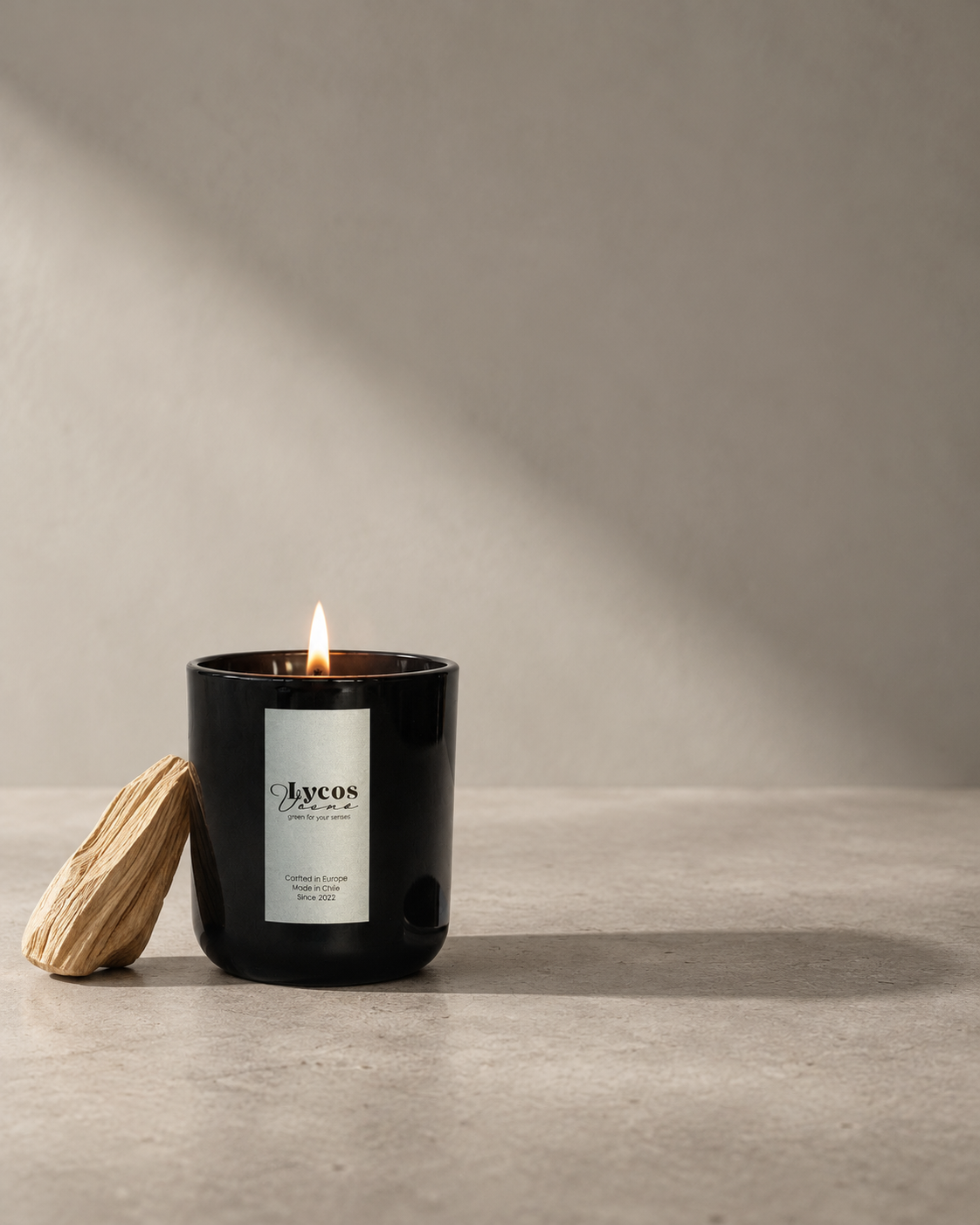 Vela aromática Santalwood de Lycos Vounó, sándalo y cardamomo